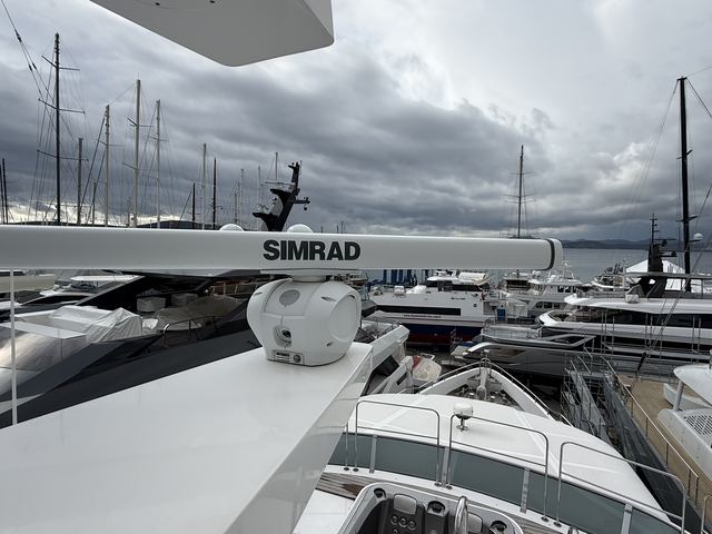 Önce: Simrad açık dizi radar anteni